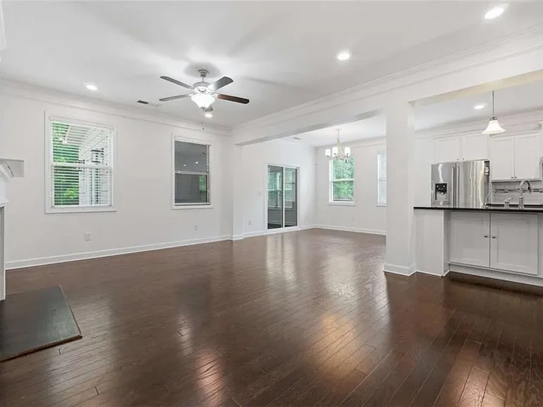 4865 Alexandria Ave — Photo 9