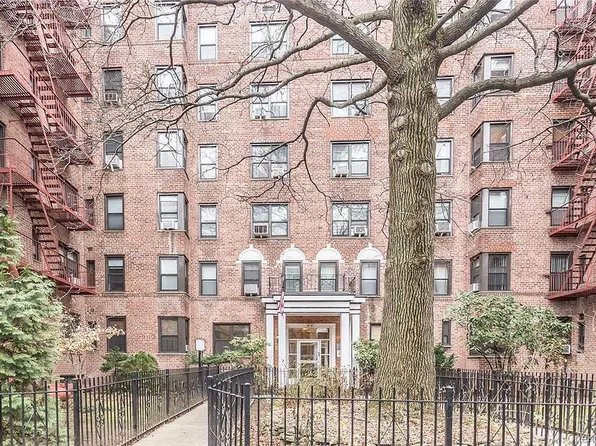 87-10 34th Ave #4, Jackson Heights, NY 11372