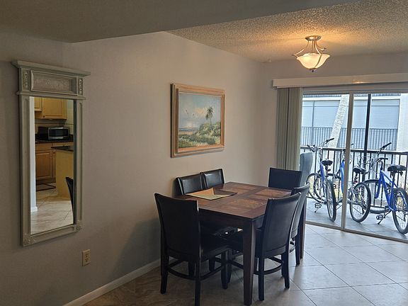 5th image of 788 Park Shore Dr APT D21