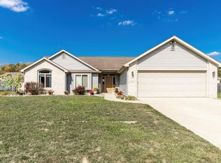 951 E Hawthorn Ln, Columbia City, IN 46725