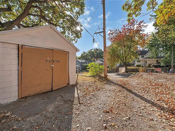 5th image of 3416 Genessee St
