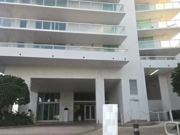 10 Venetian Way, Miami Beach, FL 33139