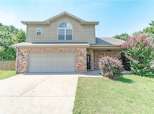 1102 SE Phoenix St, Bentonville, AR 72712