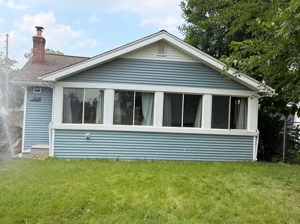 3018 Cass Lake Ave, Keego Harbor, MI 48320