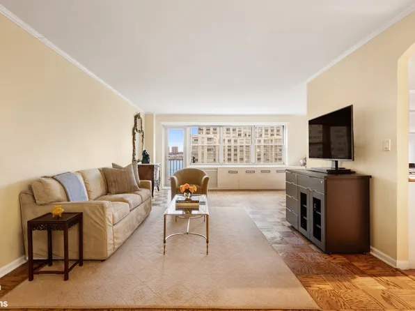 165 West End Avenue image 1 of 18