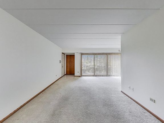 4th image of 7545 Sheridan Dr APT 1C