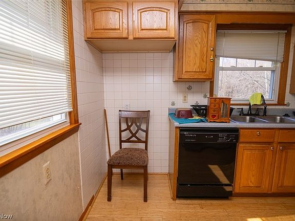 5th image of 60830 Shaver Hill Rd