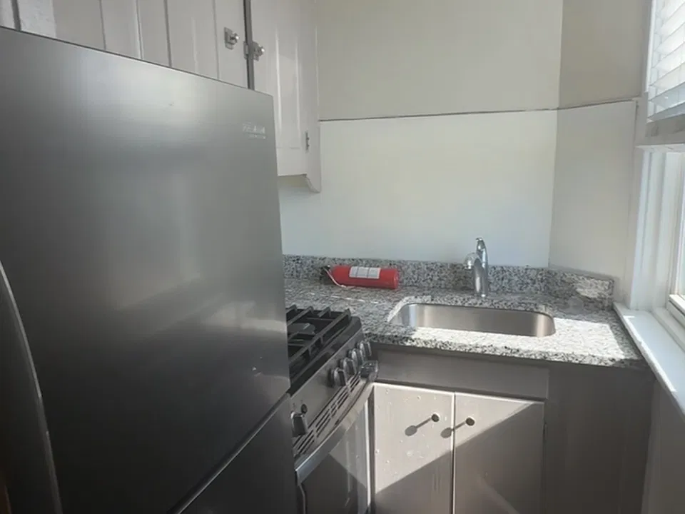 1604 Delaware Ave #4D