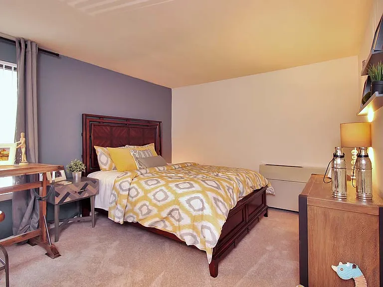 The Hamptons at Town Center Apartment Homes — Photo 9