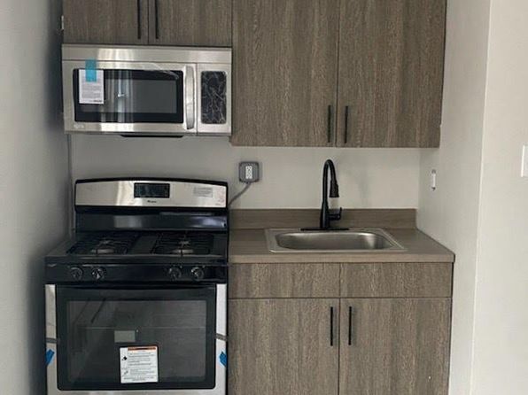 6704 Oakley St APT B