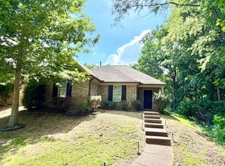 1039 Crayton Ridge Dr, Cordova, TN 38018