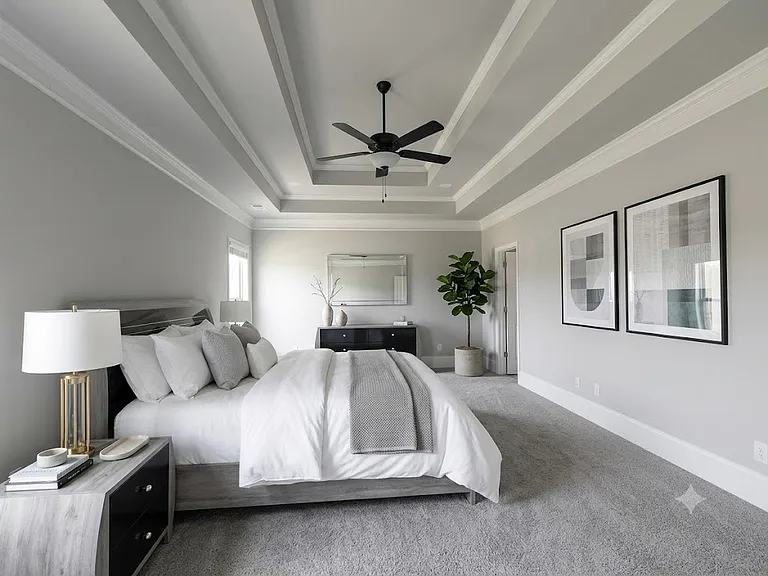 Master Bedroom (1 of 5)
