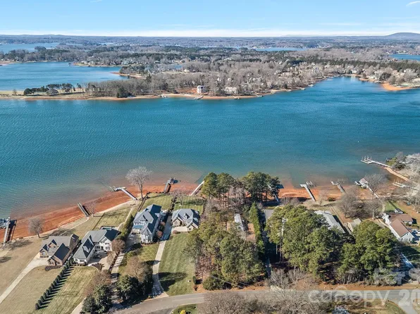344 Yacht Rd, Mooresville, NC 28117