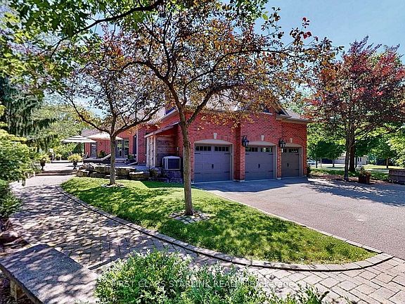 4th image of 38 Kensington Dr