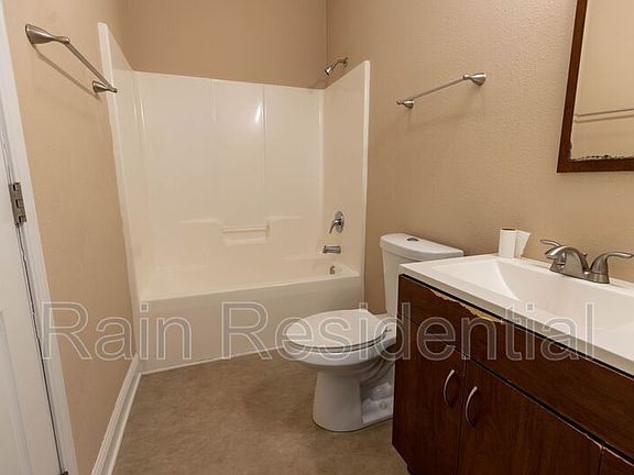 5th image of 12053C Highland Way
