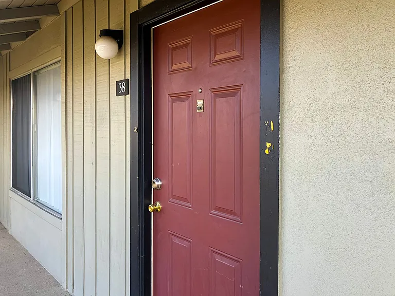 Stratford Circle — Photo 42
