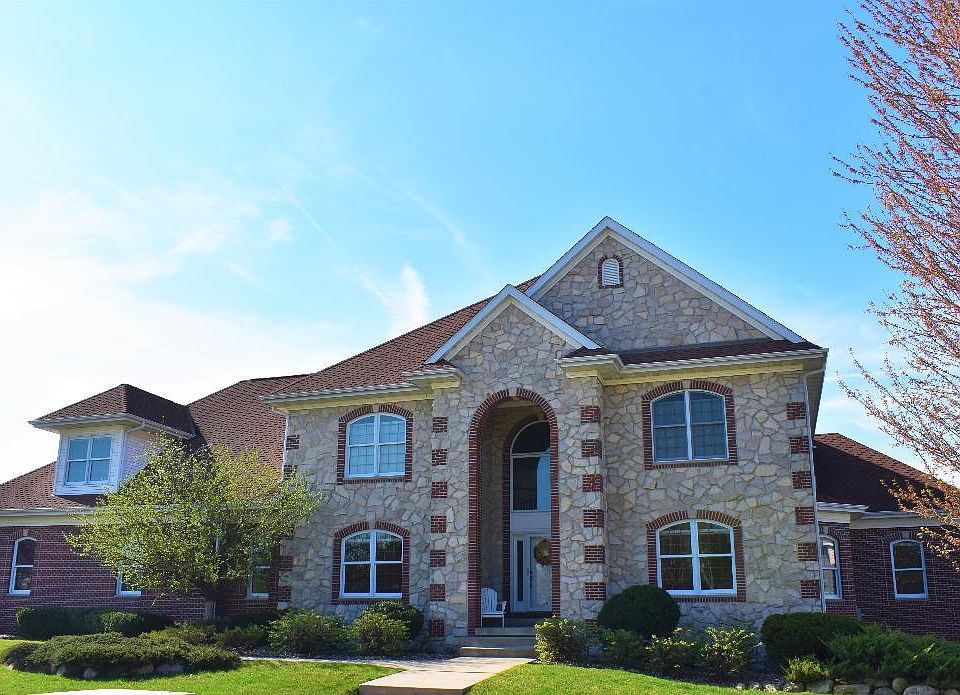 1st image of 3024 Wellington Dr