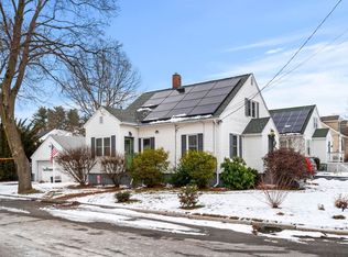 52 Ramsay St, Manchester, NH 03103