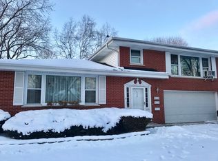 438 Edwards Ave APT 3, West Dundee, IL 60118