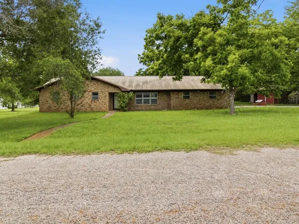 240 Sycamore St, Alto, TX 75925