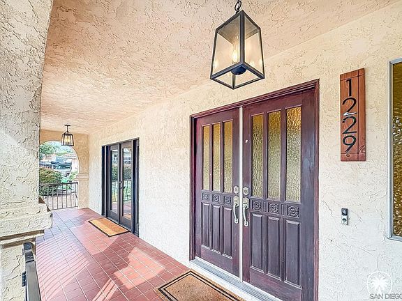 3rd image of 1229 Sandra Cir
