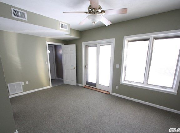 3rd image of 121 Nicoll Ave