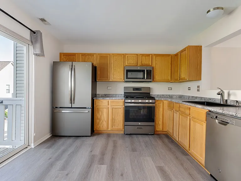 2745 Canyon Dr — Photo 7
