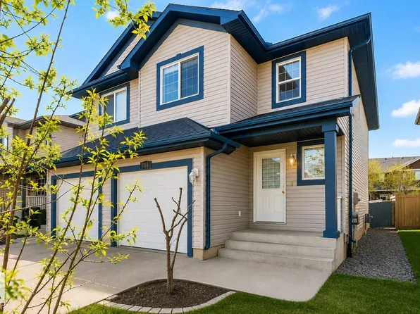 704 83rd St SW, Edmonton, AB T6X 1L6