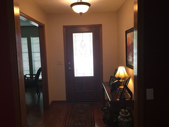 3rd image of 4025 Oakhurst Dr