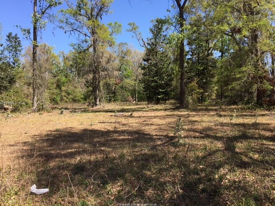 2nd image of 420 Oakwood Dr