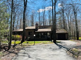 1071 Salamanca Dr, Tobyhanna, PA
