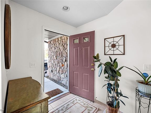 4th image of 5283 Redford Dr