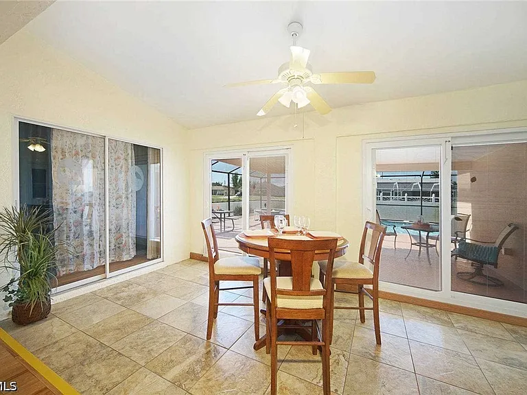 3832 SW 20th Ave — Photo 8