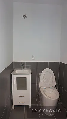 Rented by BRICK & GALO REALTY CORP | media 31