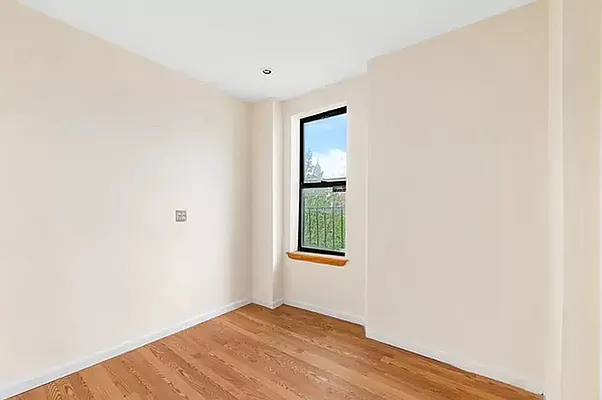 Rented by REAL New York | media 9