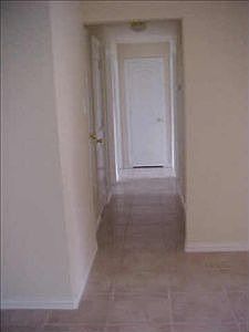 4th image of 623 E Daugherty Dr