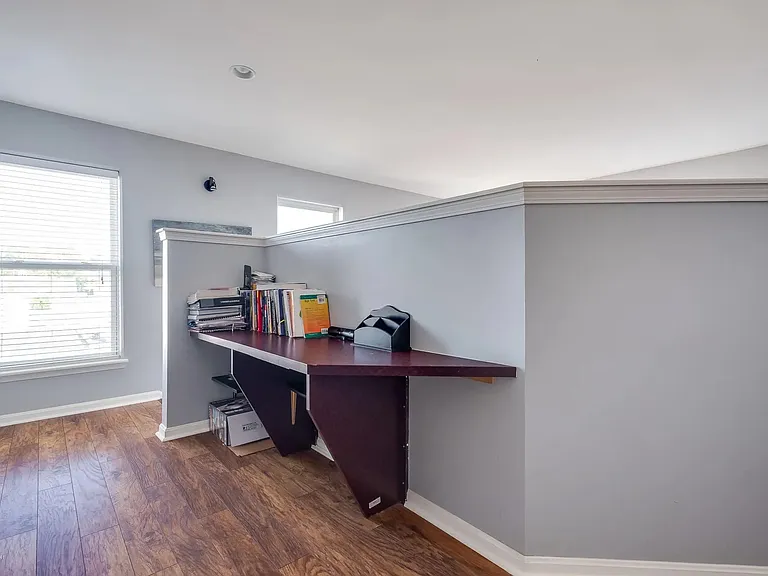 943 Baxter Ave #101 — Photo 2