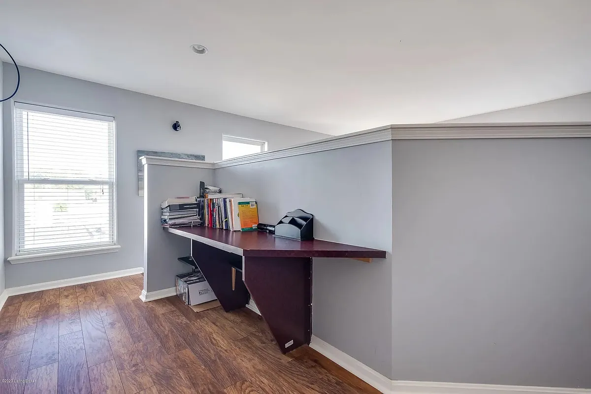 Building Photo - 943 Baxter Ave #101