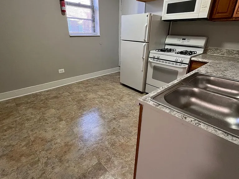 5716 W Washington Blvd — Photo 11