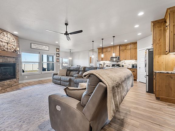 4th image of 1005 Kenbrook Loop