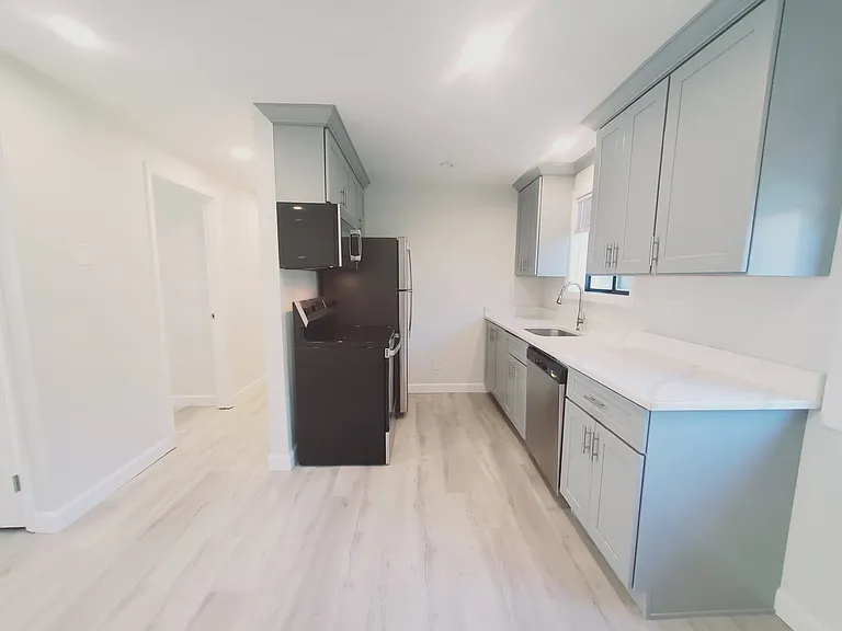 28 Ferris Ave #3 — Photo 2