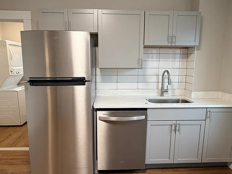 89 Glendower Rd #3 — Photo 12
