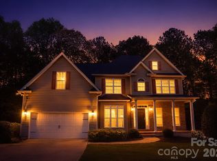 214 Harbor Landing Dr, Mooresville, NC 28117