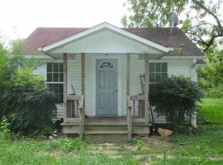 225 General Thomas St, Chickamauga, GA 30707