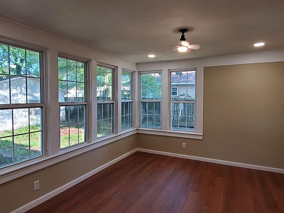 5th image of 213 S Smith Ave #1
