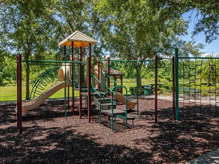 13277 Daniels Landing Cir — Photo 32