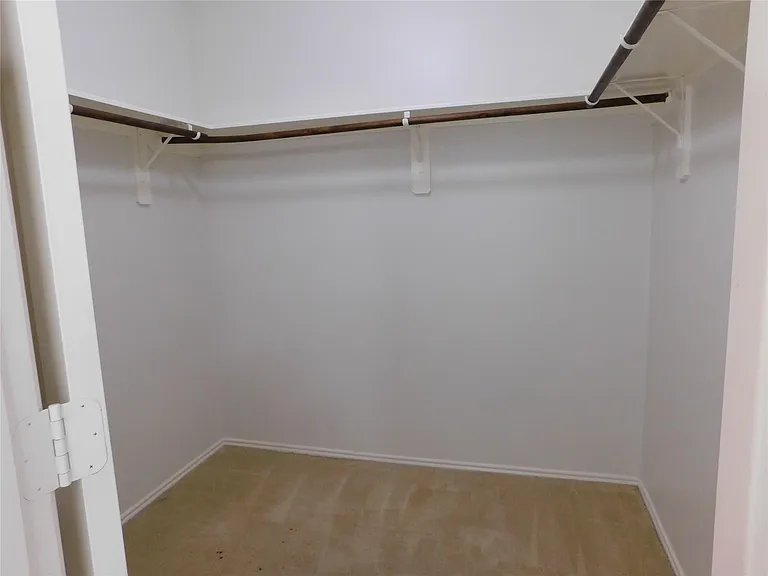 19130 Yaupon Ranch Dr — Photo 16