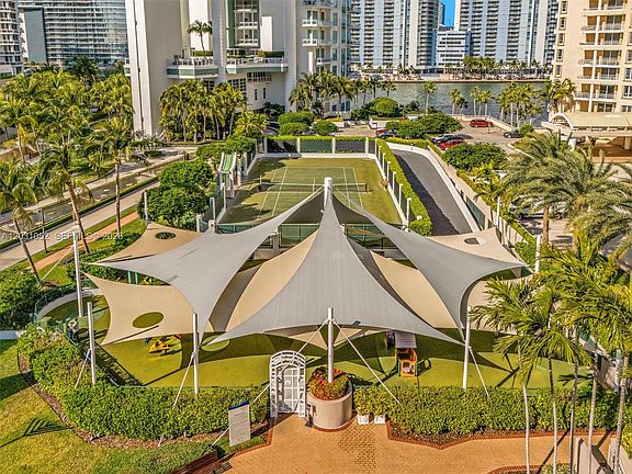 5th image of 701 Brickell Key Blvd