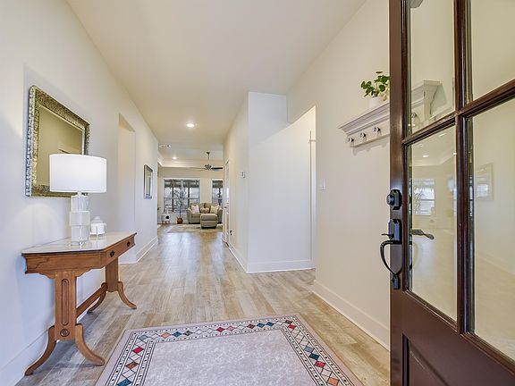 3rd image of 407 Spyglass Street