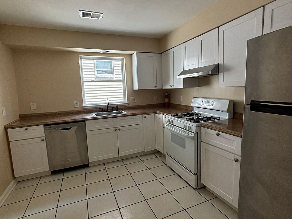 1st image of 66 Seymour Ave #1